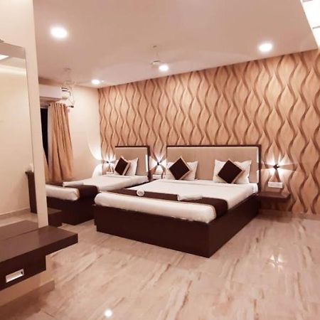 Veeras Residency Hotel Pondicherry Ngoại thất bức ảnh