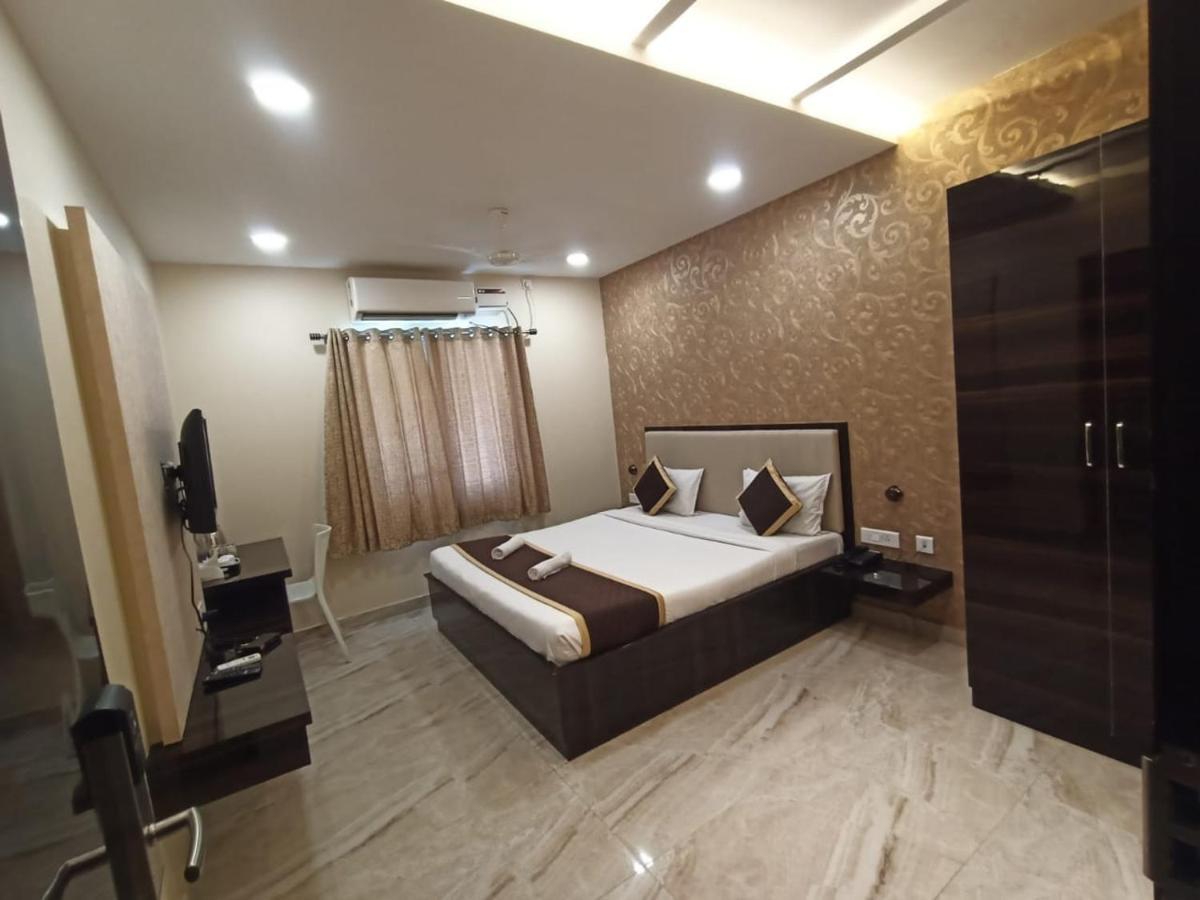 Veeras Residency Hotel Pondicherry Ngoại thất bức ảnh