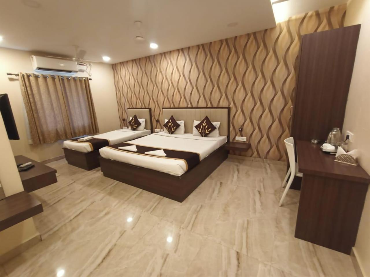 Veeras Residency Hotel Pondicherry Ngoại thất bức ảnh