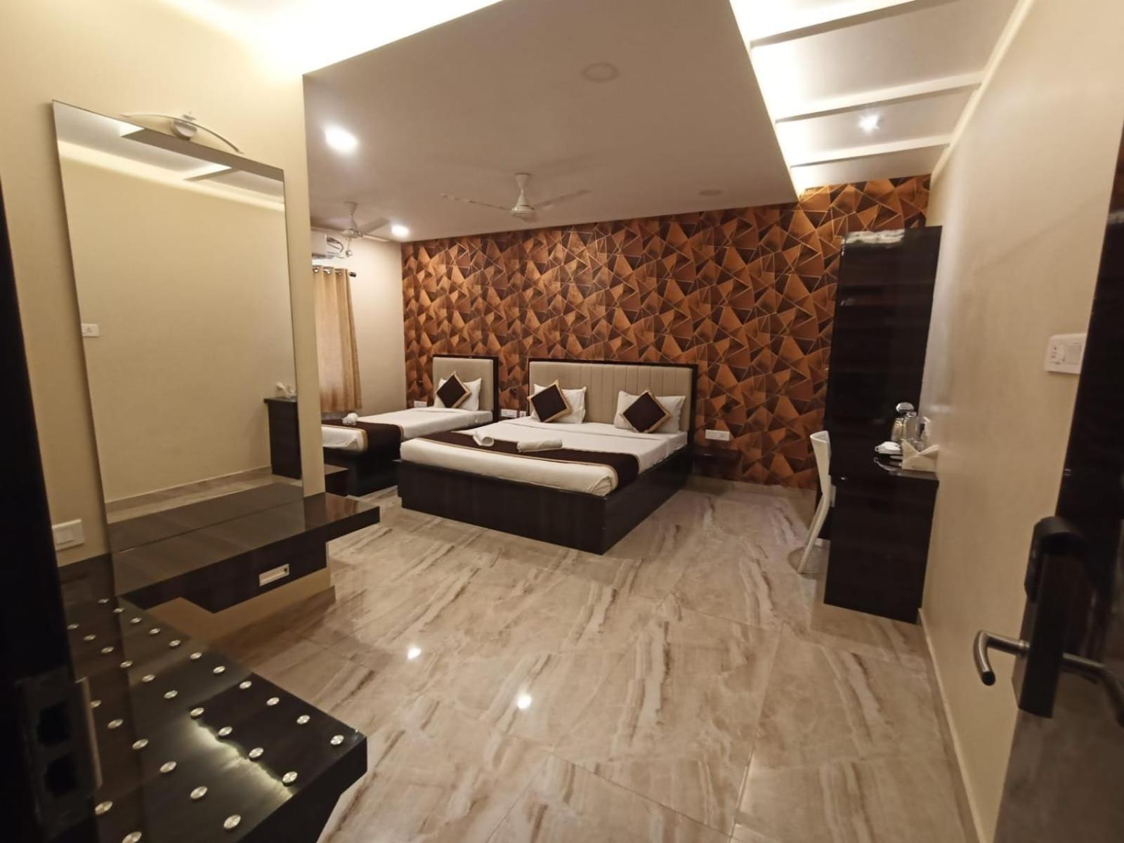 Veeras Residency Hotel Pondicherry Ngoại thất bức ảnh